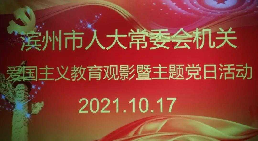 餐厅的面积不太大，在选择餐桌时，需要注意些什么呢？游戏画面
